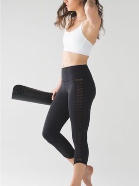 Lululemon Sunshine Salutation Crop- Size 8